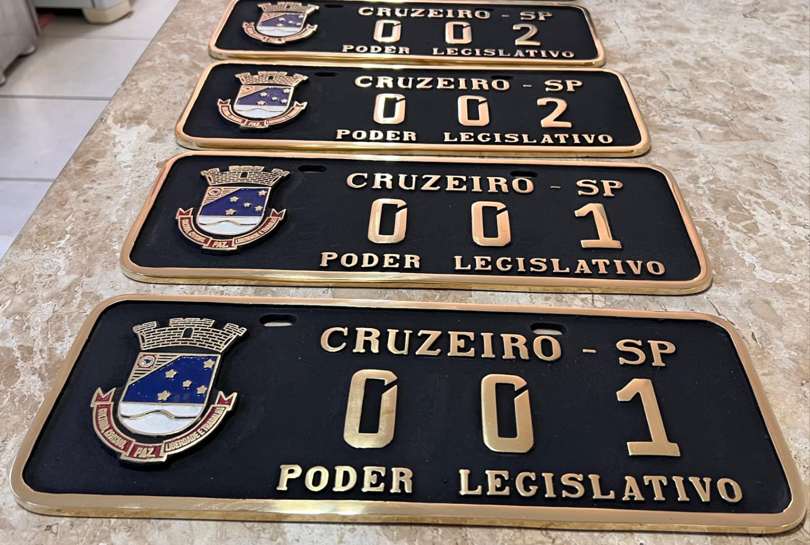 Placa de Carro em Bronze Fundido