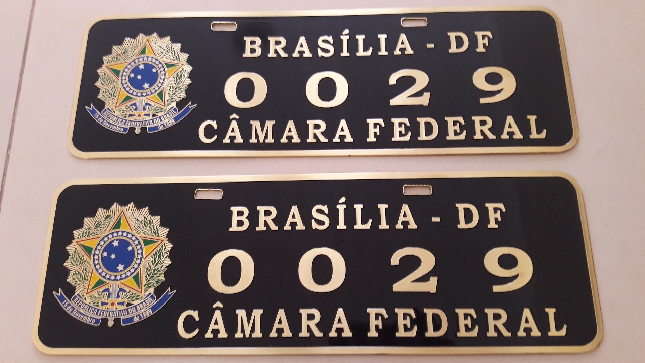 PLACA DE CARRO OFICIAL EM LATO