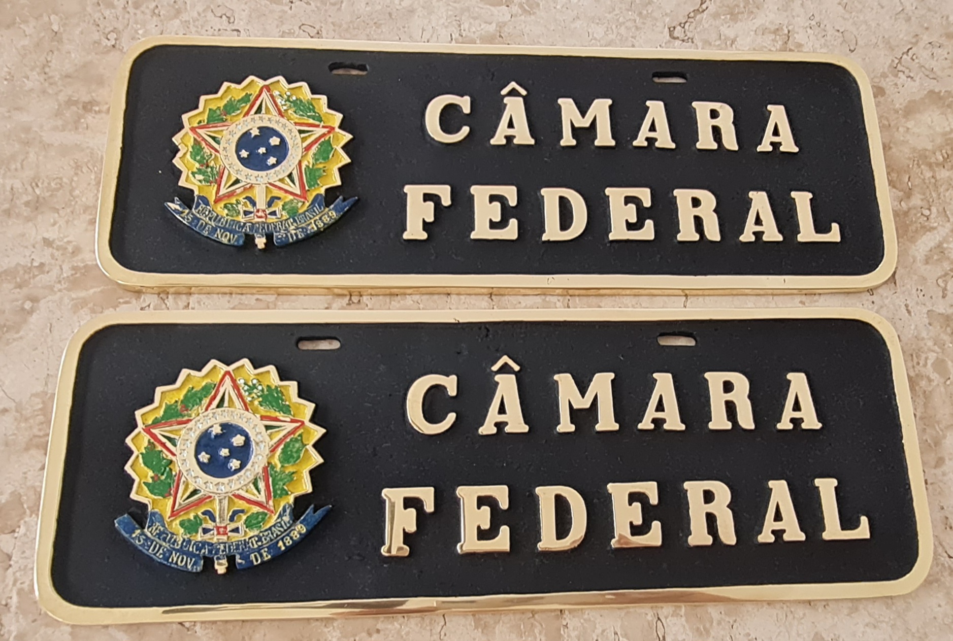 Placa de Carro em Bronze Fundido