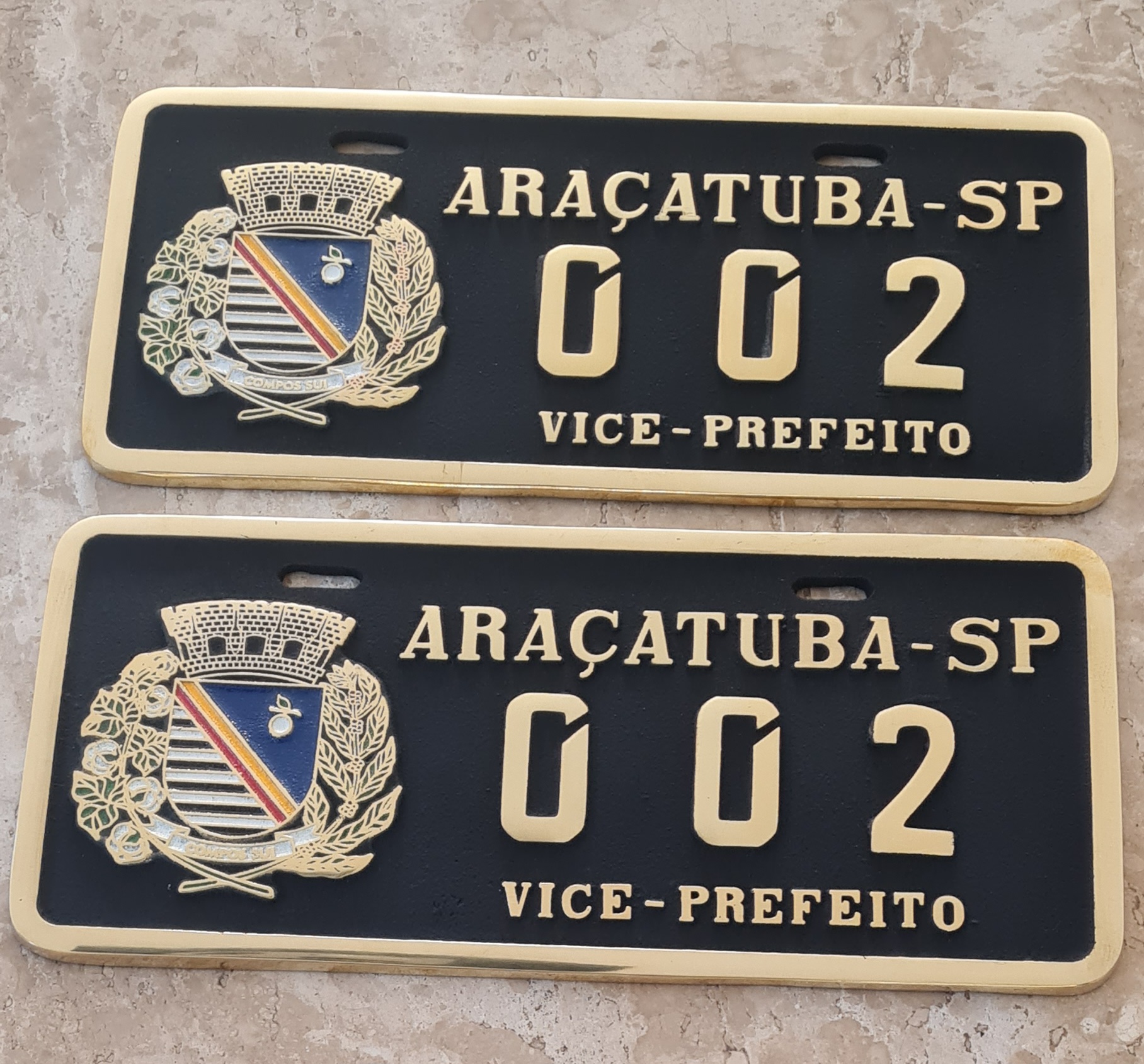 Placa de Carro em Bronze Fundido