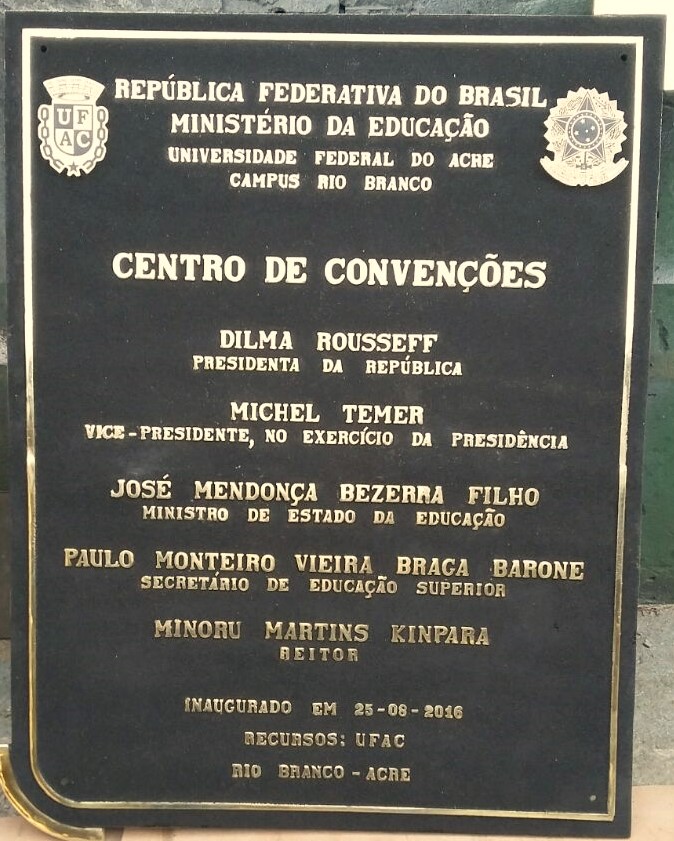 PLACA DE BRONZE FUNDIDO