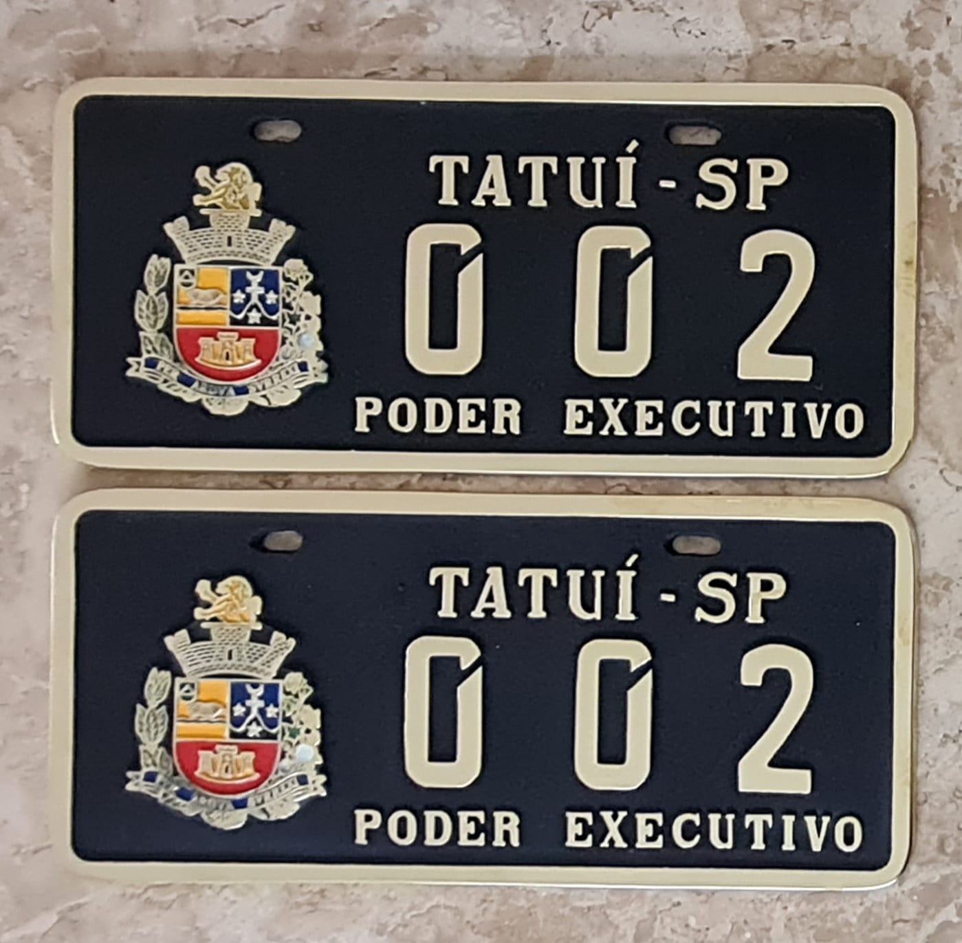 Placa de Carro em Bronze Fundido